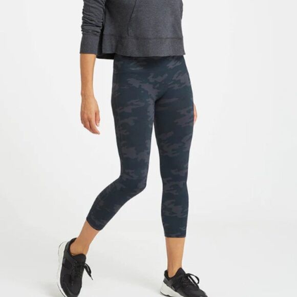 SPANX Look at Me Now Seamless Cropped Leggings Camo Print Size small - Picture 1 of 5